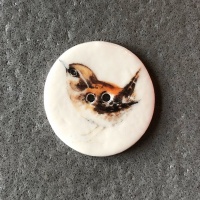 Wren Medium Circular Button