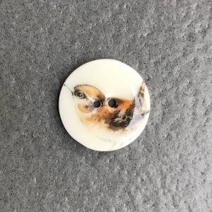 Wren Smaller Medium Circular Button